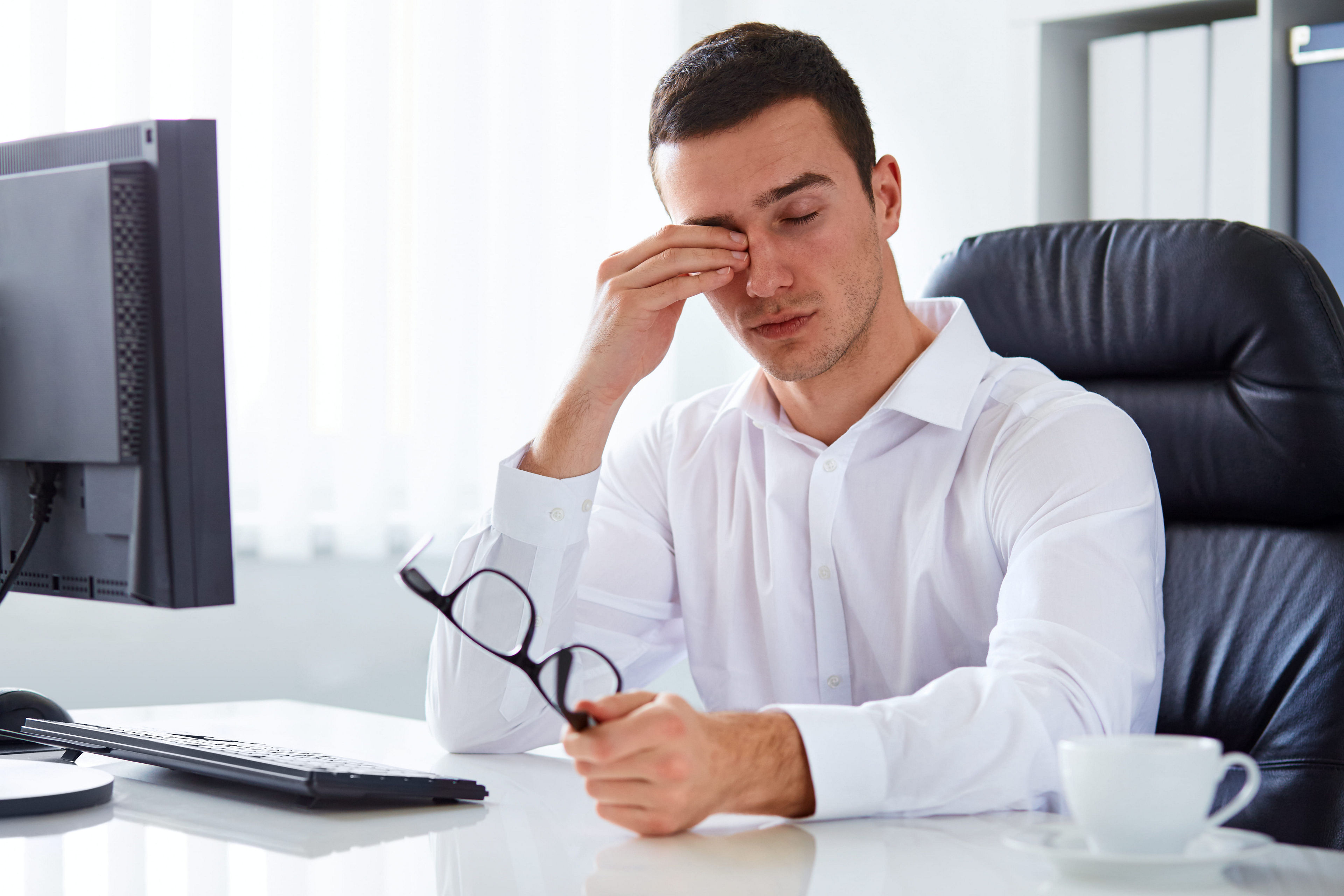 How long does eye strain last? Possible symptoms and prevention