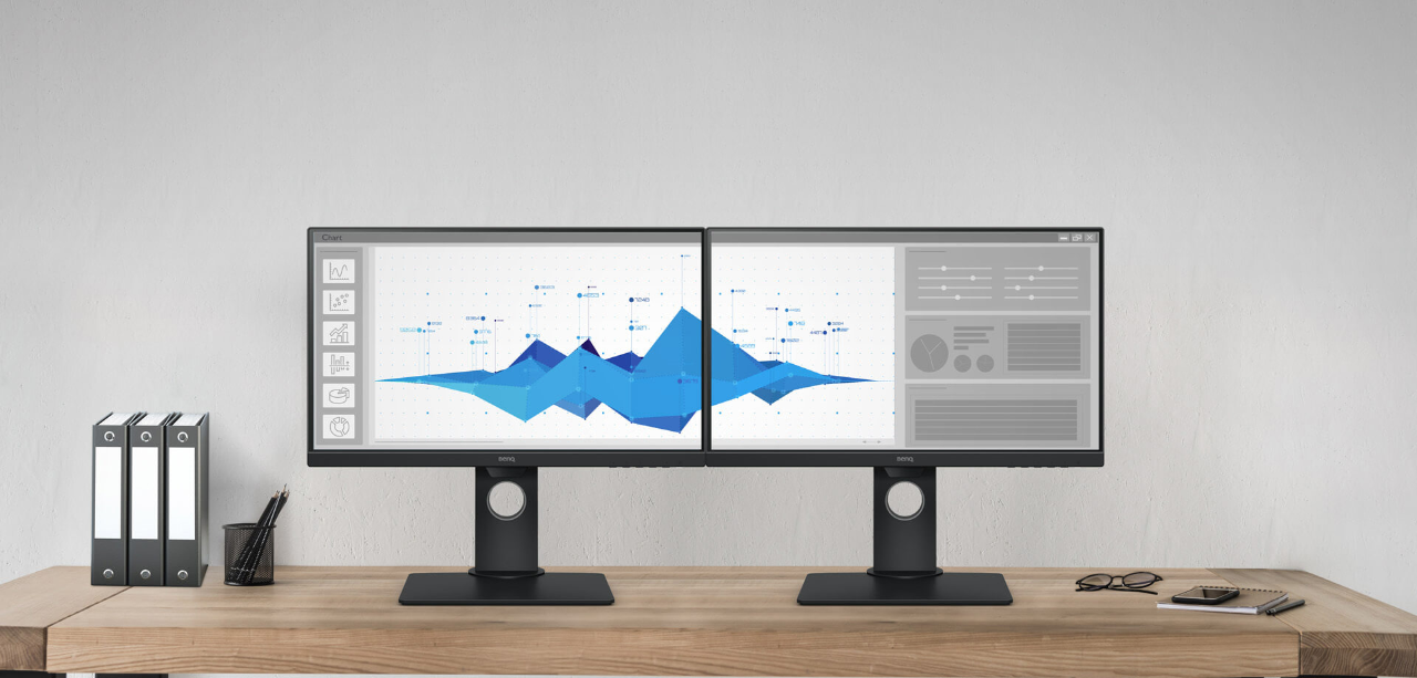 There are two monitors share the image thanks to the daisy chain technology which are perfect for working.
