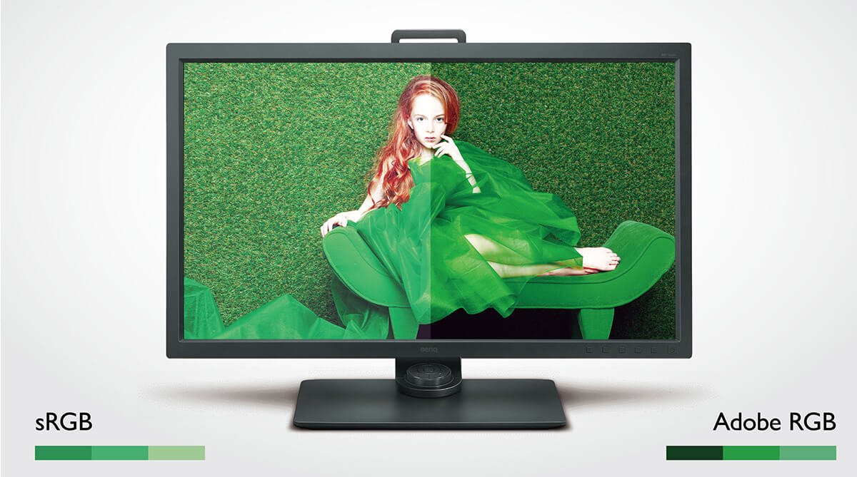 The professional monitor that comes with the GamutDuo function allows users to simultaneously view the effects of a photo in Adobe RGB and sRGB with the push of a hotkey.