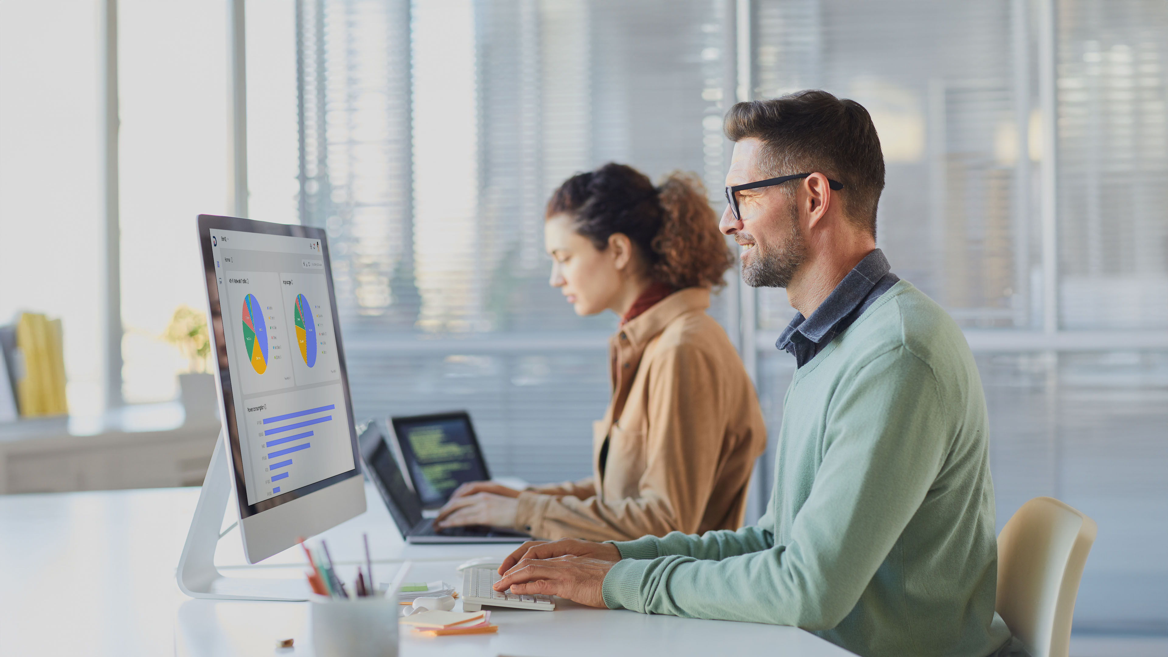An administrator is monitoring their boards through the BenQ Connect console.