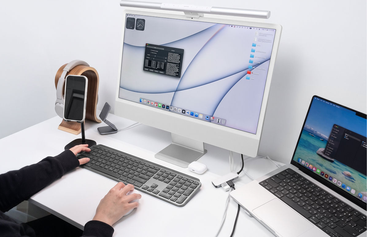 User testing INFTYLAB M Mouse in a real workstation setup for qualitative feedback on comfort and usability.