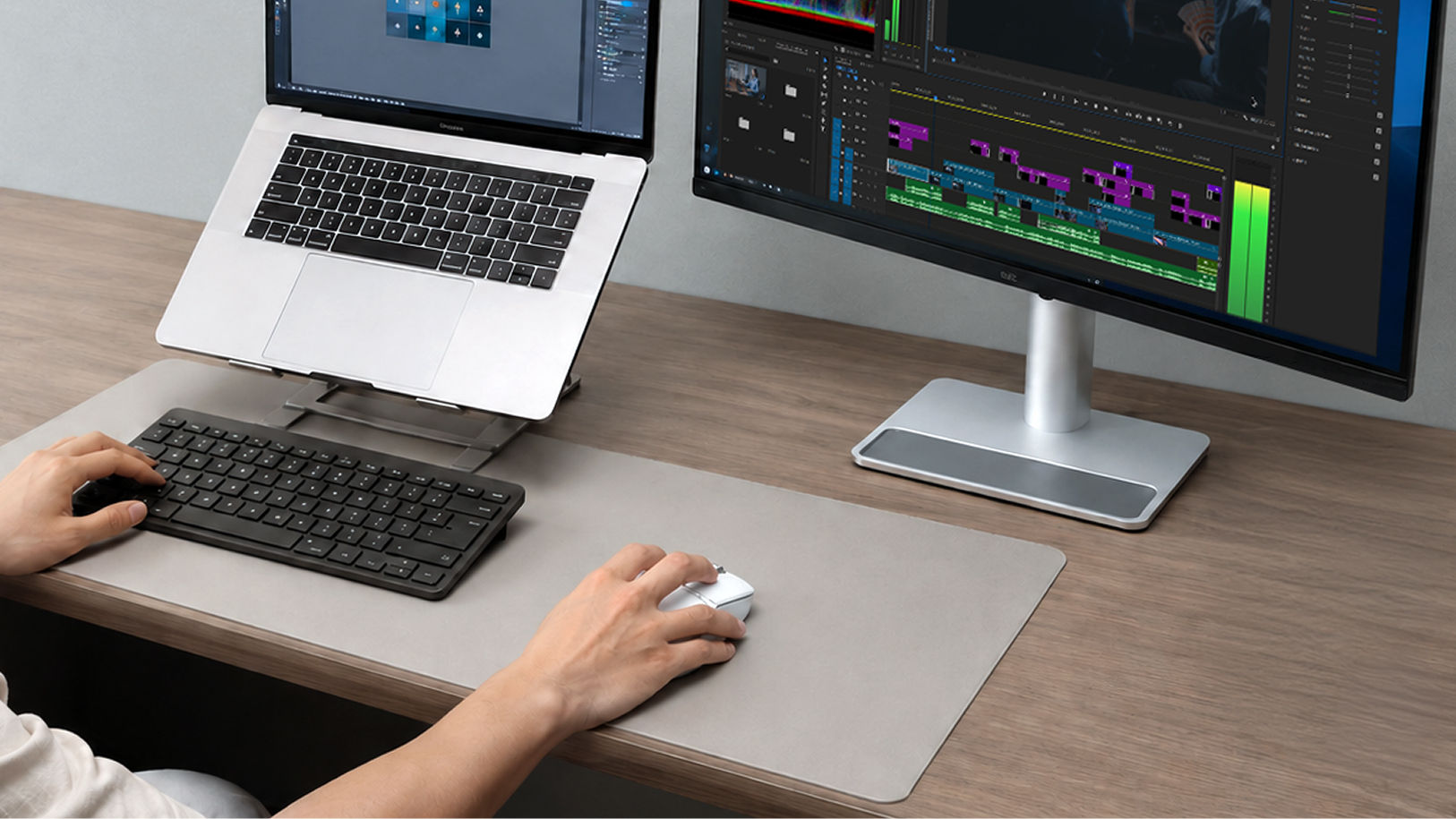 Real-use validation showing INFTYLAB M Mouse tested in an everyday desk setup for long-term comfort and stability.