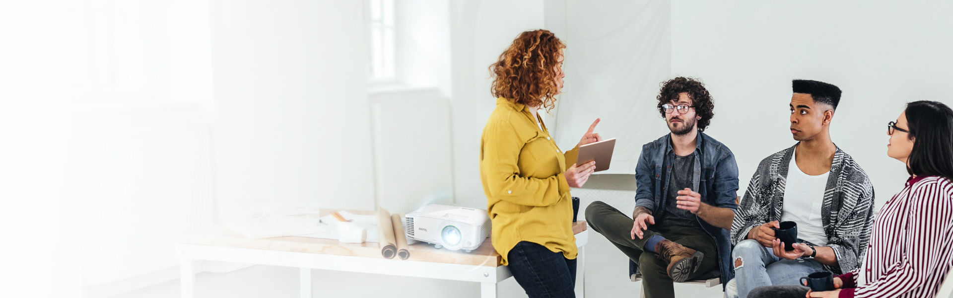  BenQ Instashare 2 can share ideas seamlessly with wireless projection compatible with all devices