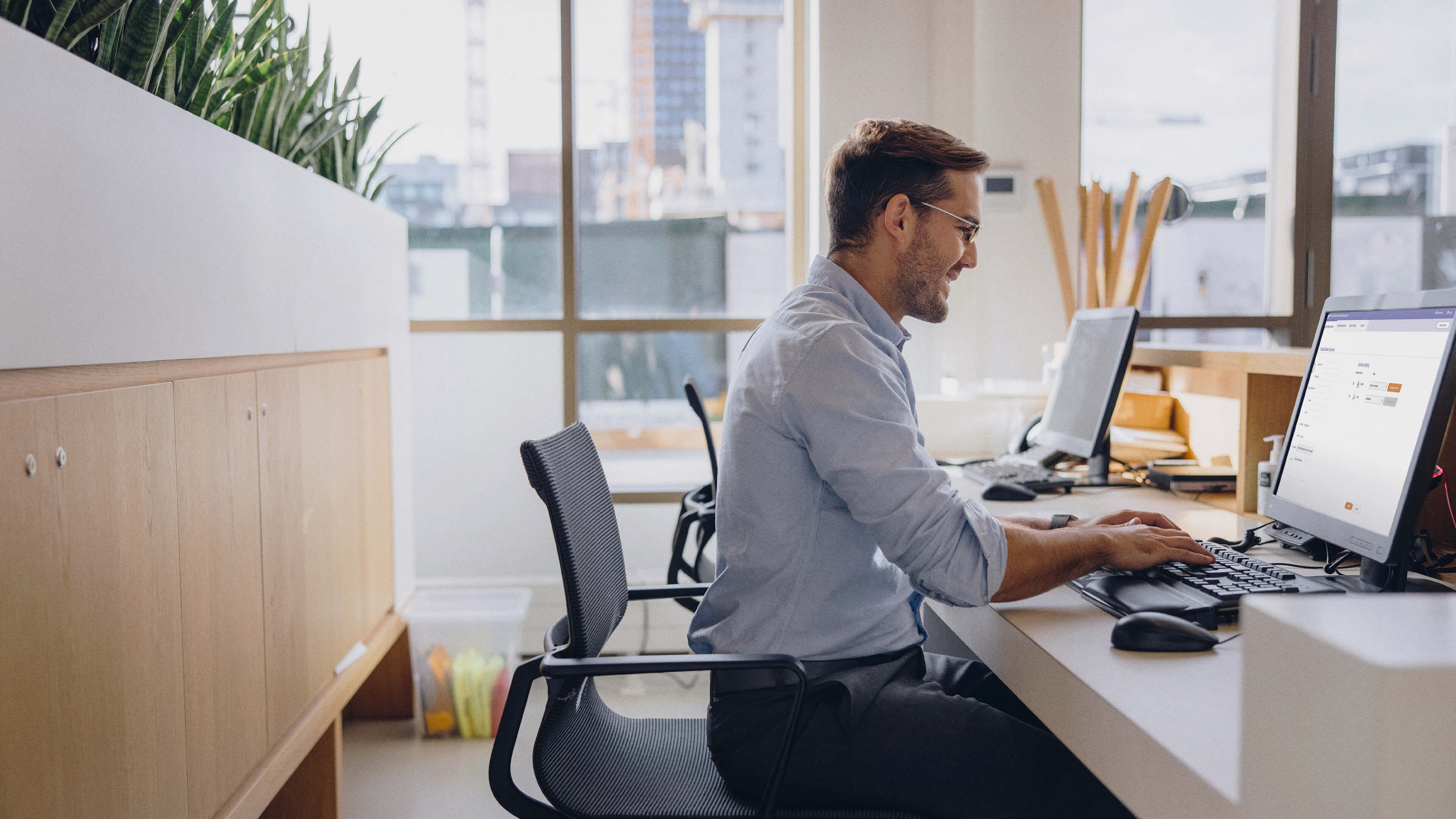 Your IT staff will have no problems managing your BenQ Smart Projectors with flexible installation and centralized cloud control options