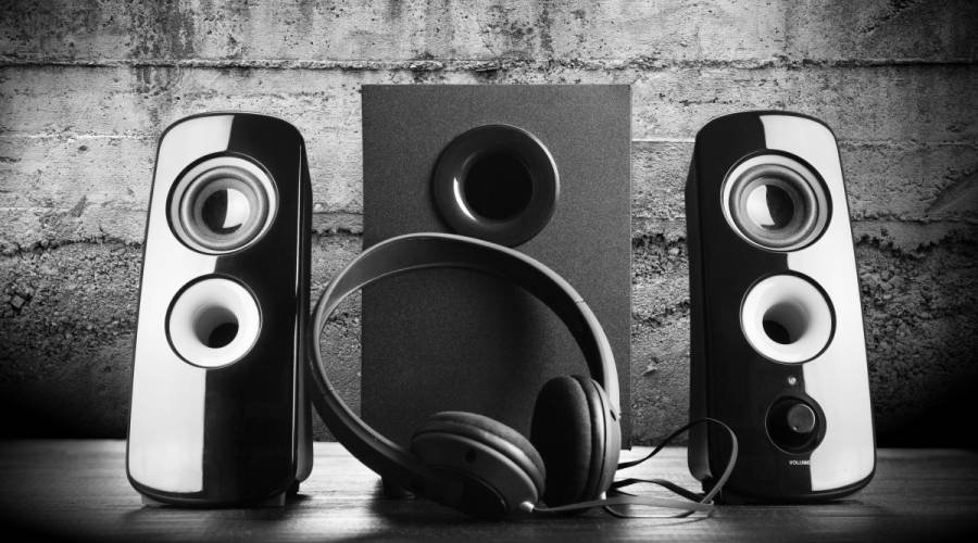 Monitors have speaker arrangements that deliver more than enough sonic quality. 