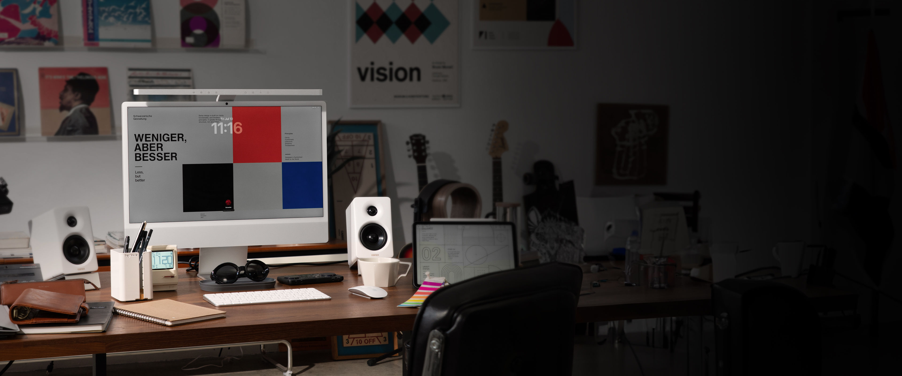 ScreenBar Pro designed for industry-leading monitor compatibility, fitting flat, curved, ultrawide, thin-bezel, thick-bezel, and iMac-style screens.