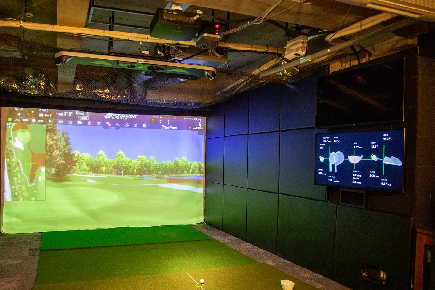 Overhead view of the AMPLUS interactive showroom