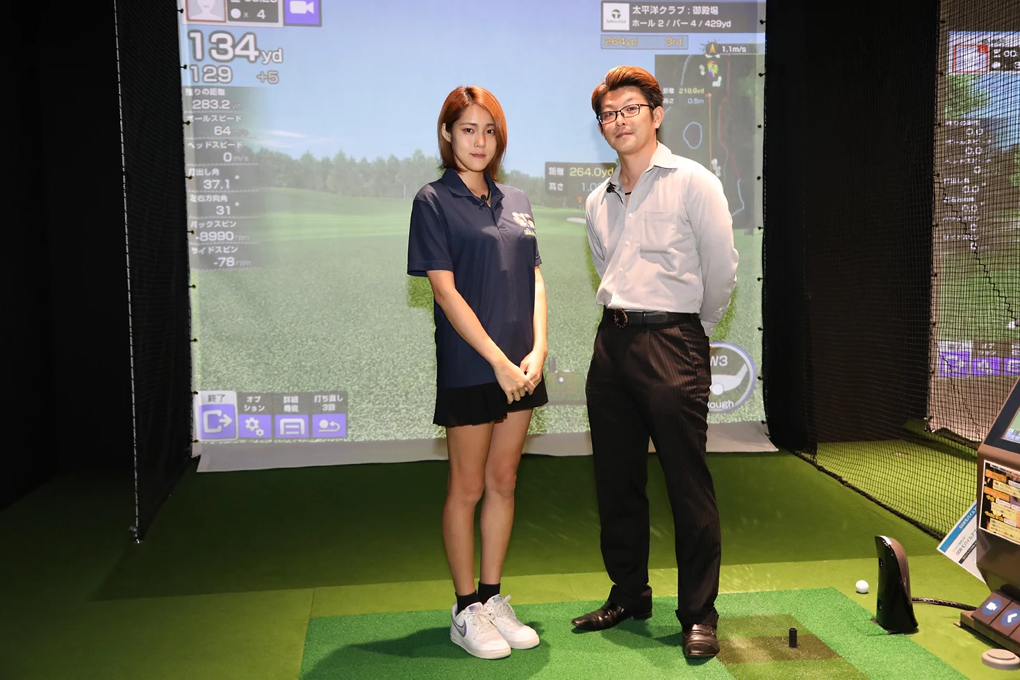 golfGT&Relaxsh Kanda shop Owner: 土屋源人氏(right) Stretch trainer:しゅりかさん（left)