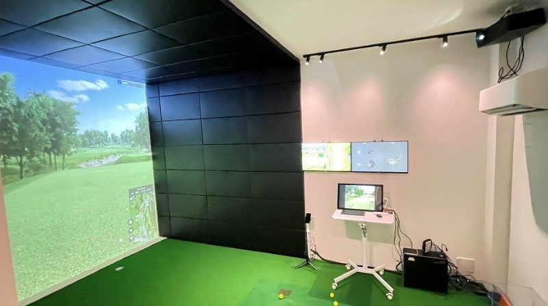 Short-throw, flexible installation, and cost-effective: BenQ is the golf projector to choose!