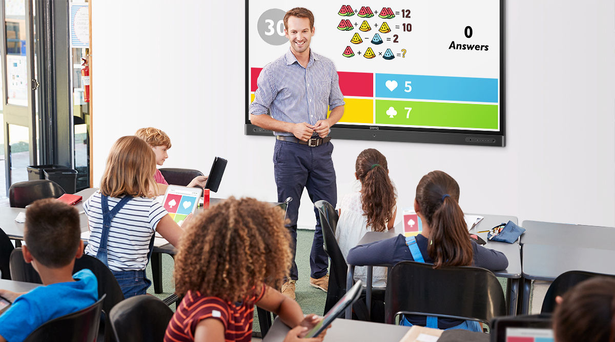 students joining in-class Kahoot! game displayed on the BenQ interactive board with their own smartphones and tablets