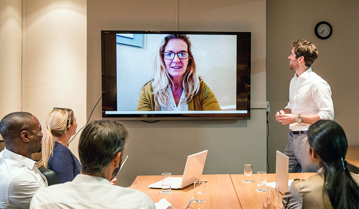 Videokonferenzen mit dem drahtlosen Präsentationssystem BenQ InstaShow