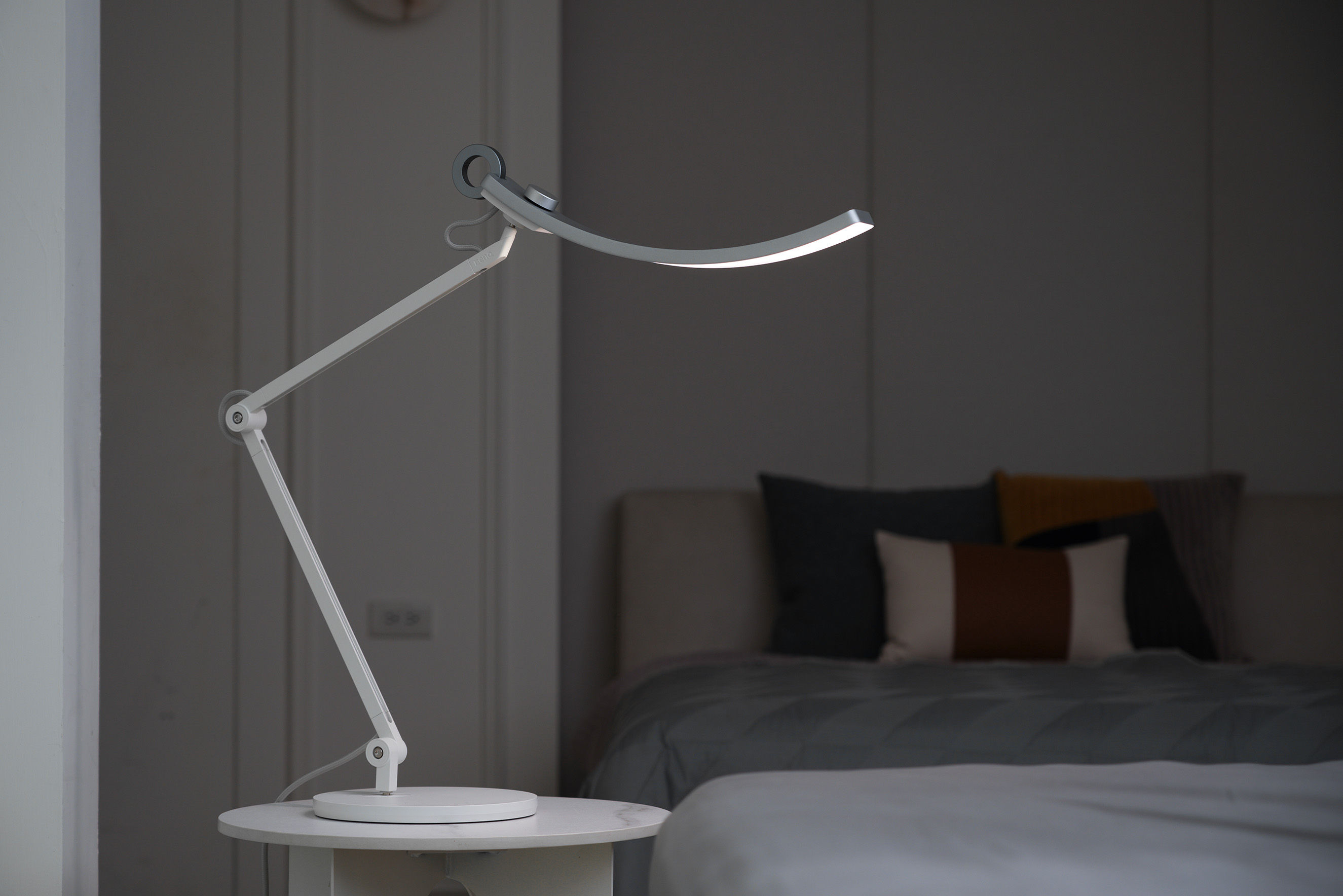 Choisir la lampe de chevet idéale pour la lecture au lit