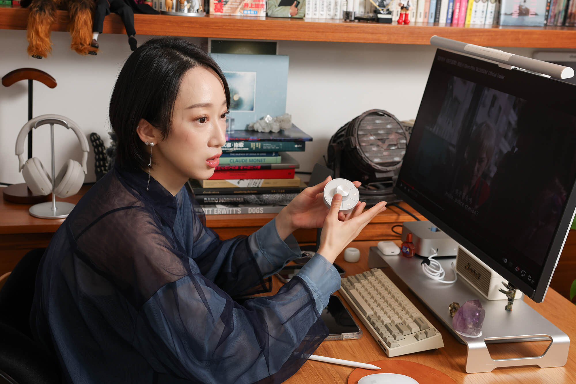 透過快捷鍵一鍵切換色域設定，林涵能迅速展示不同視覺風格給客戶參考。