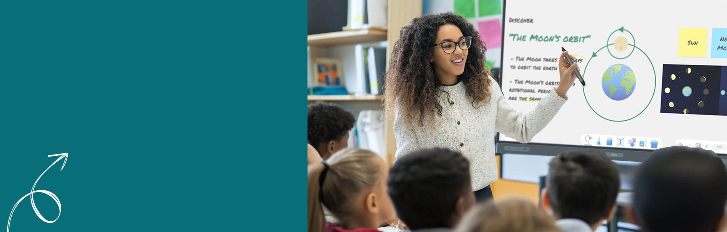 Lehrerin unterrichtet mit BenQ Board im Klassenraum