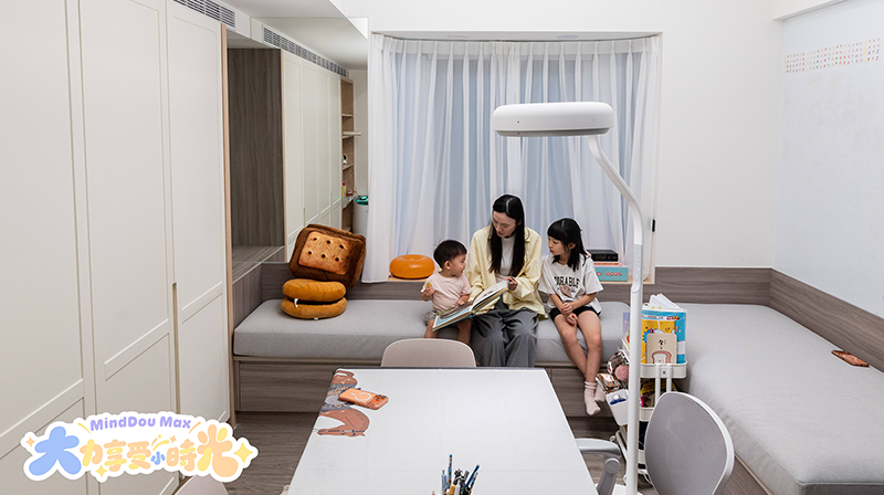三寶之家的光影輕改造：BenQ MindDuo Max 打造「家庭圖書館」延伸全家人的共讀時光