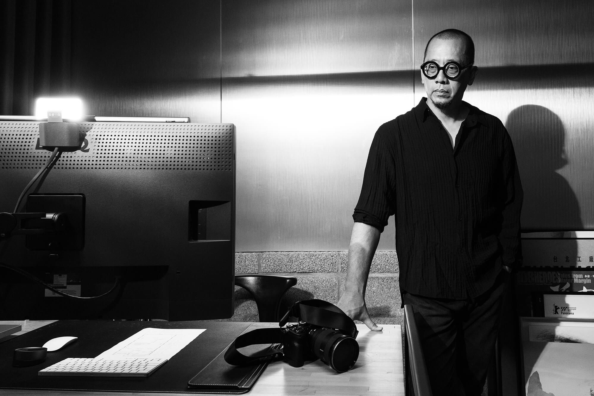 郭政彰的影像創作橫跨電影、劇場、廣告與紀實等多元領域，豐富的跨界經歷，讓他對「光」有著超越技術層面的深刻理解。