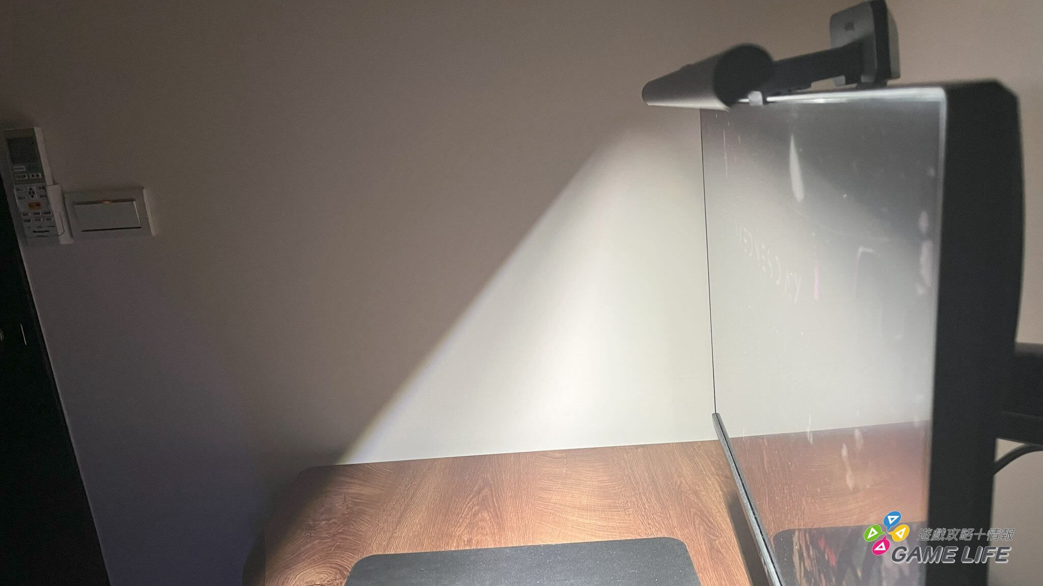 讓你的遊戲空間再進化！BenQ ScreenBar Halo2 螢幕智能掛燈 開箱推薦