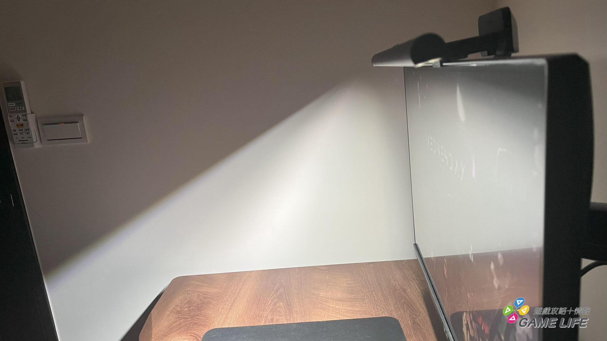 讓你的遊戲空間再進化！BenQ ScreenBar Halo2 螢幕智能掛燈 開箱推薦