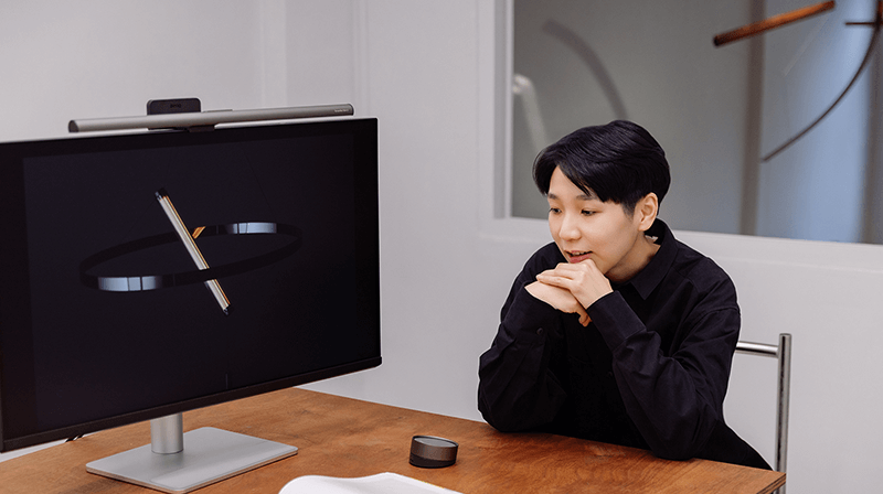 在理性的邊緣，凝練感性的平衡：張家翎的非對稱平衡學 X ScreenBar Halo 2