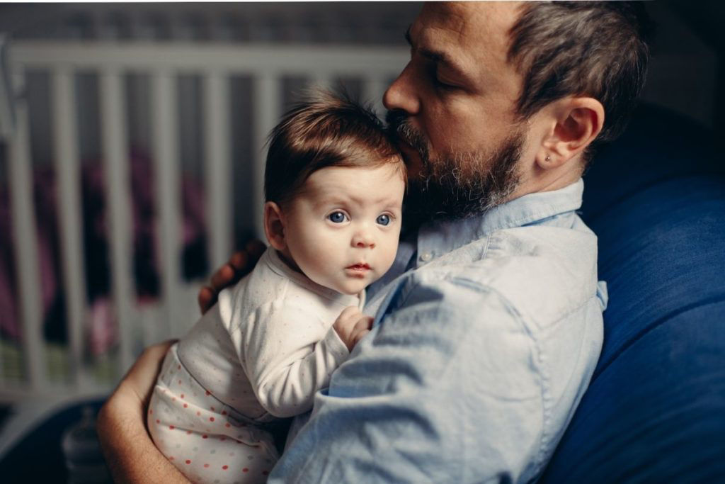 LED燈泡、省電燈泡差在哪？4種常見家用燈泡種類全解析！