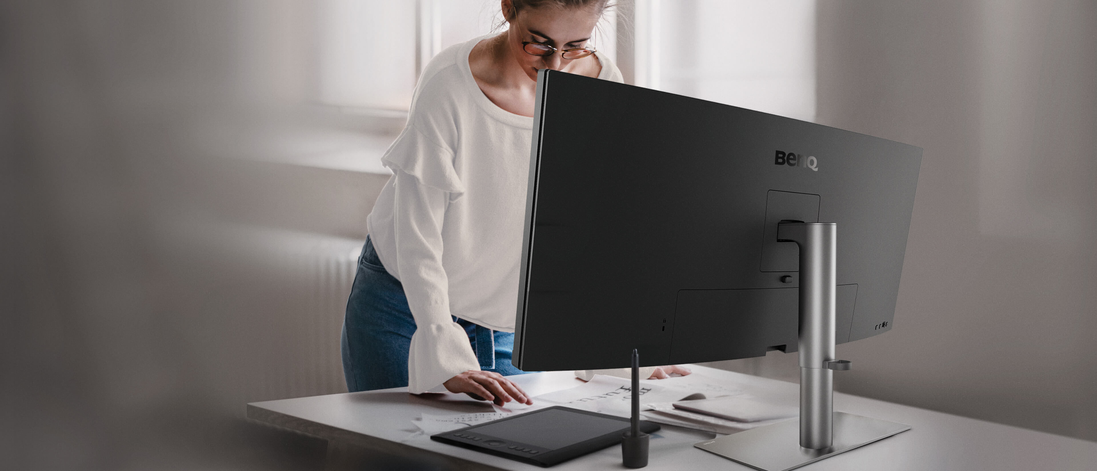 BenQ PhotoVue SW321C Becomes World's First Monitor to Earn TÜV