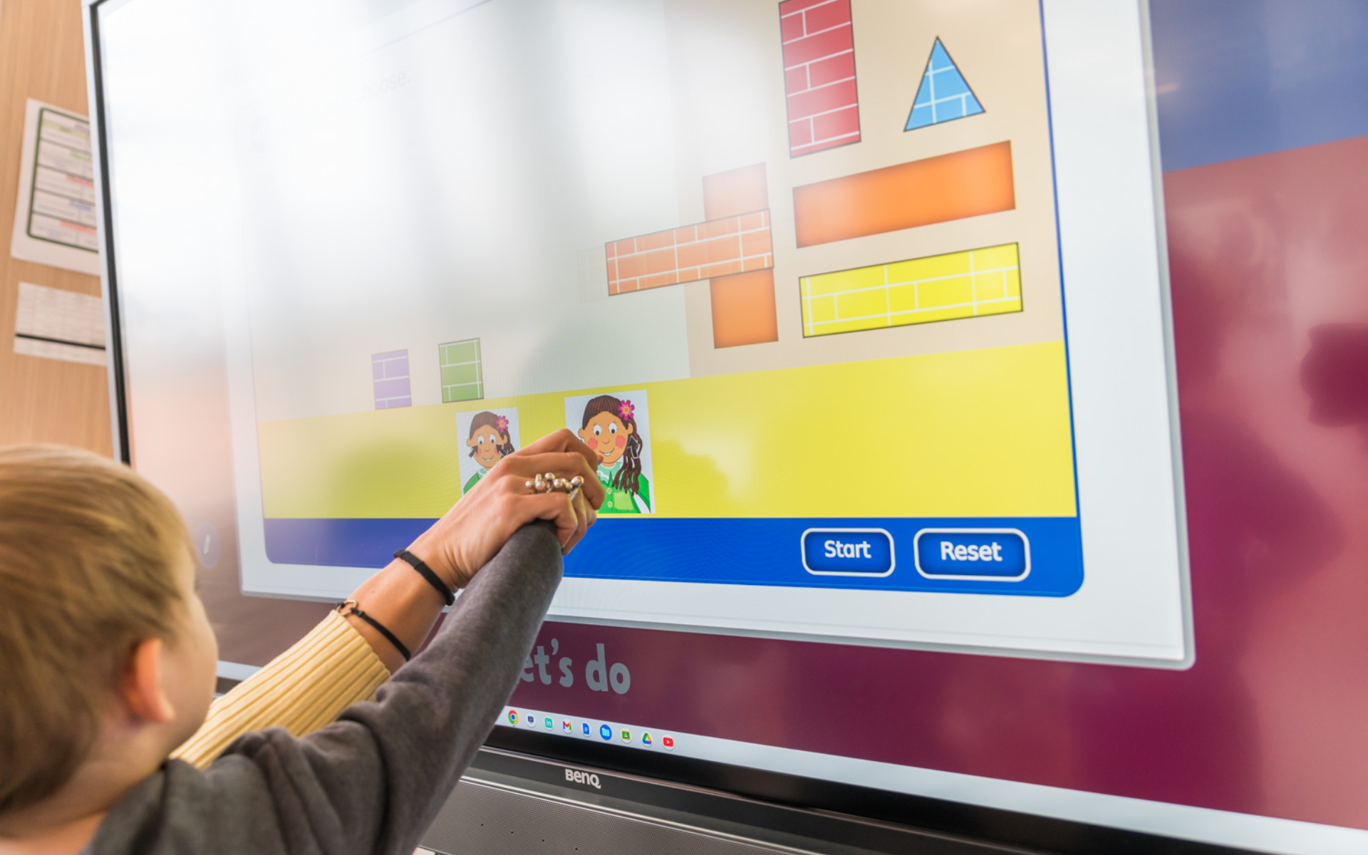 BenQ Interaktivní a digital signage displeje řada RM pro školy, vzdělávíní, Obrazovky odolné proti bacilům, technologie ClassroomCare®, senzory kvality ovzduší, NFC, DMS cloude, 