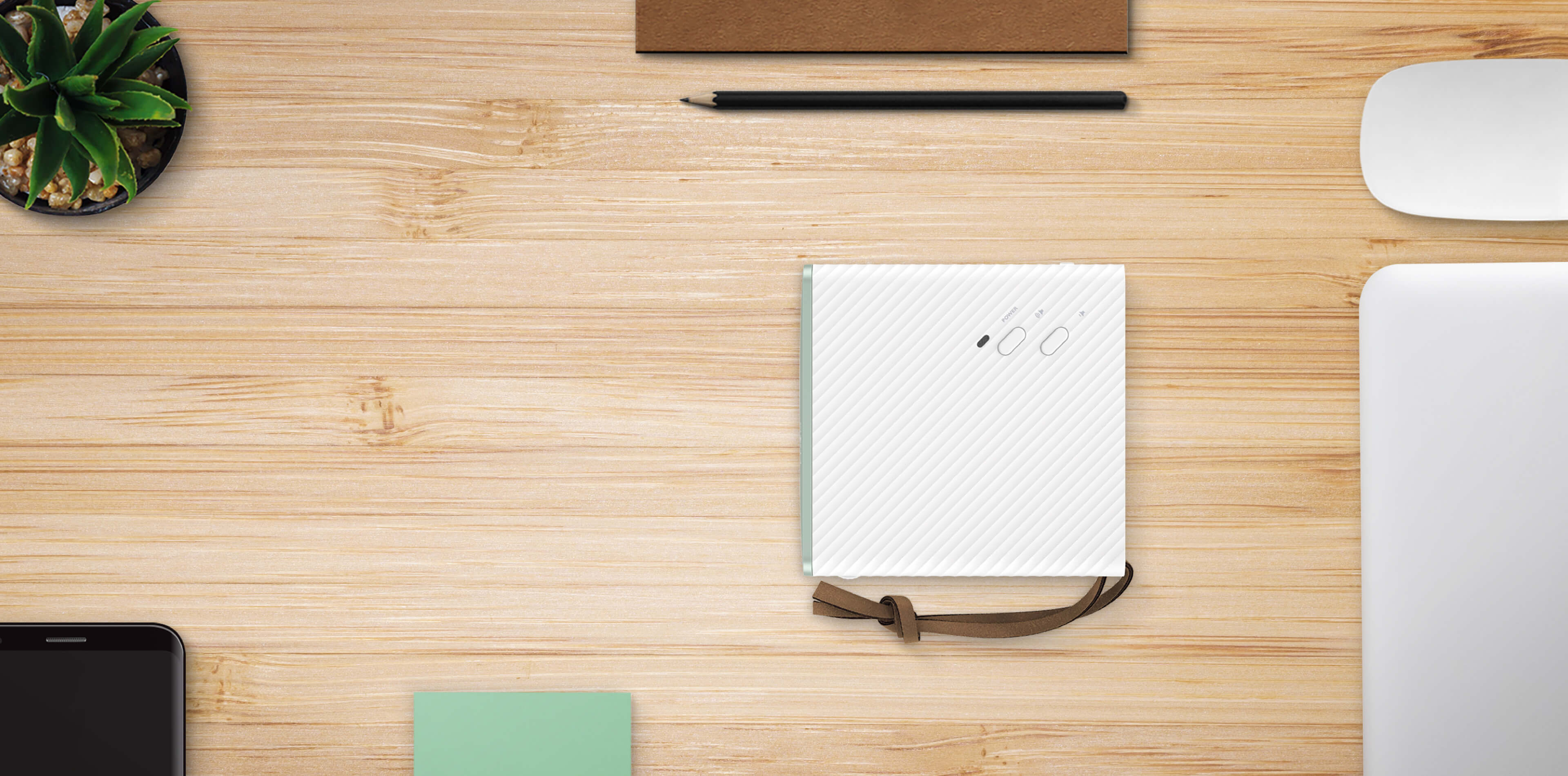 BenQ GV10 weighs only 0.85 lbs (385g)