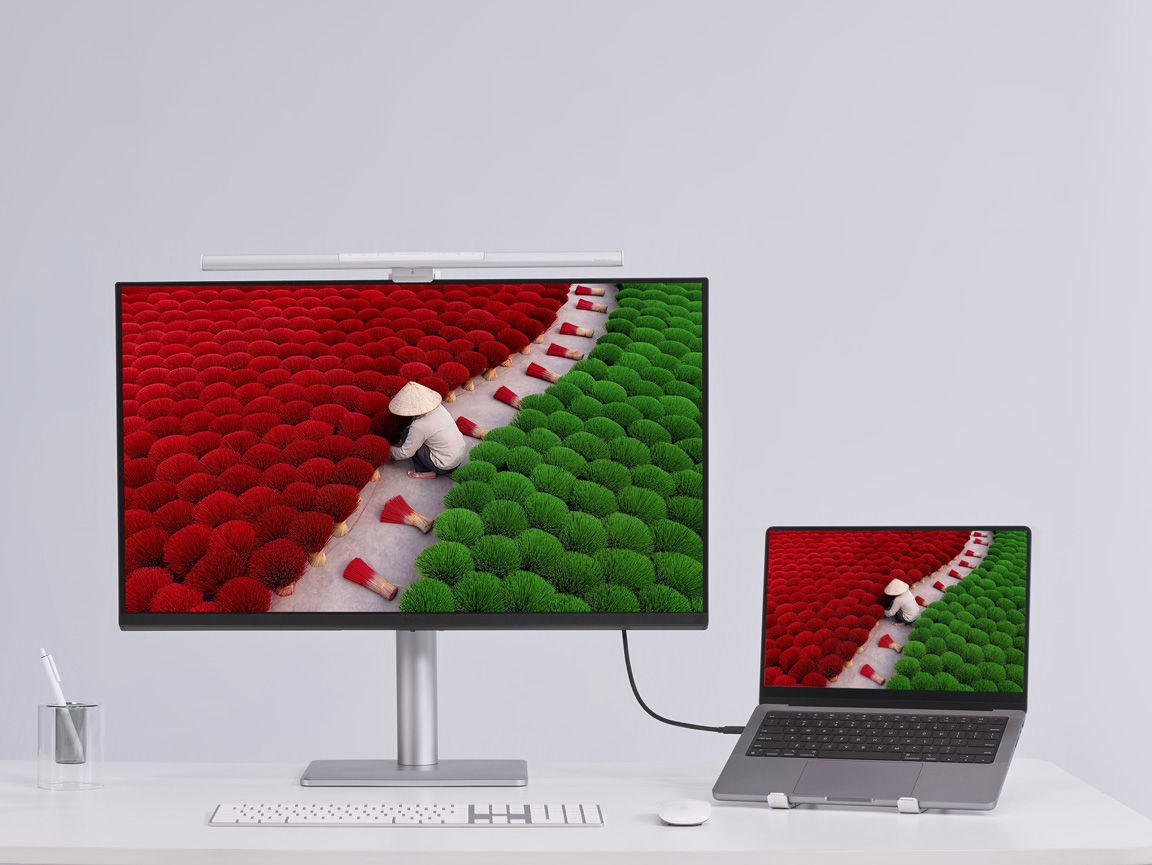 P3 color accurate monitor for macbook pro