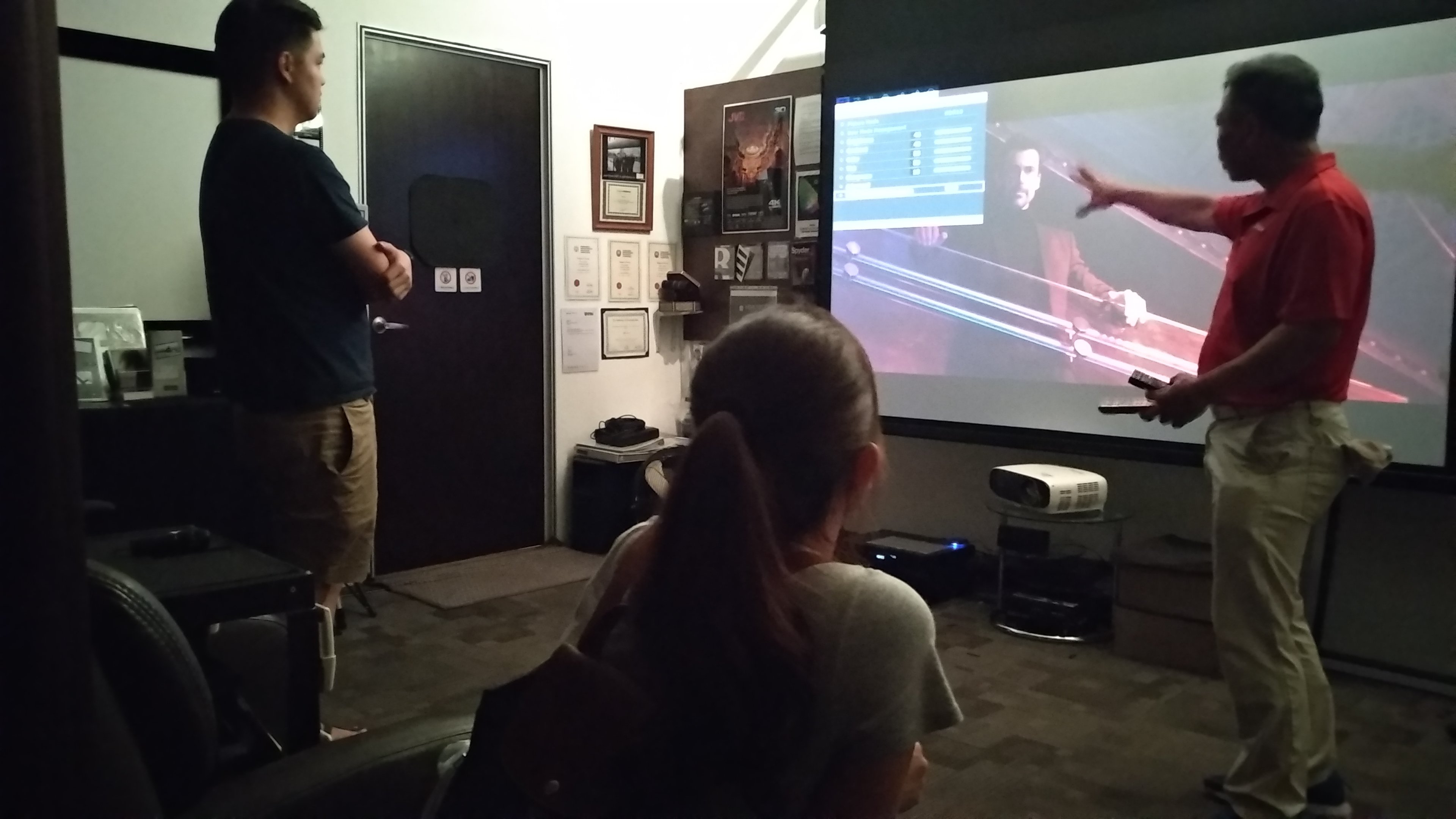 Home cinema and movie enthusiast asked many questions in the short throw projecto experience event