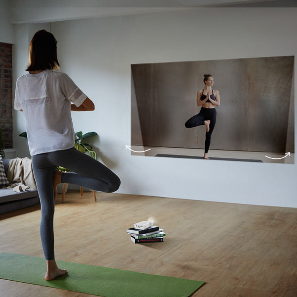 ± 40度自動垂直梯形修正 一擺立即投影方正大畫面