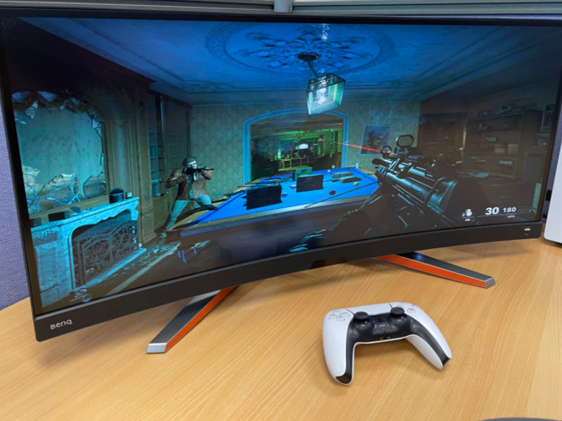 Oui, vous pouvez jouer à la PS5 avec un écran ultra large