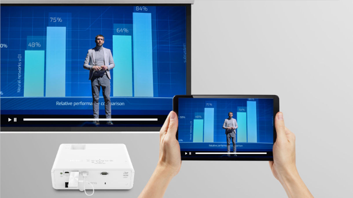 Utilizing 2.4G/5G dual band wireless technology, QCast Mirror QP30 provides superior transmission quality that delivers smooth playback at up to 4K 30Hz. 