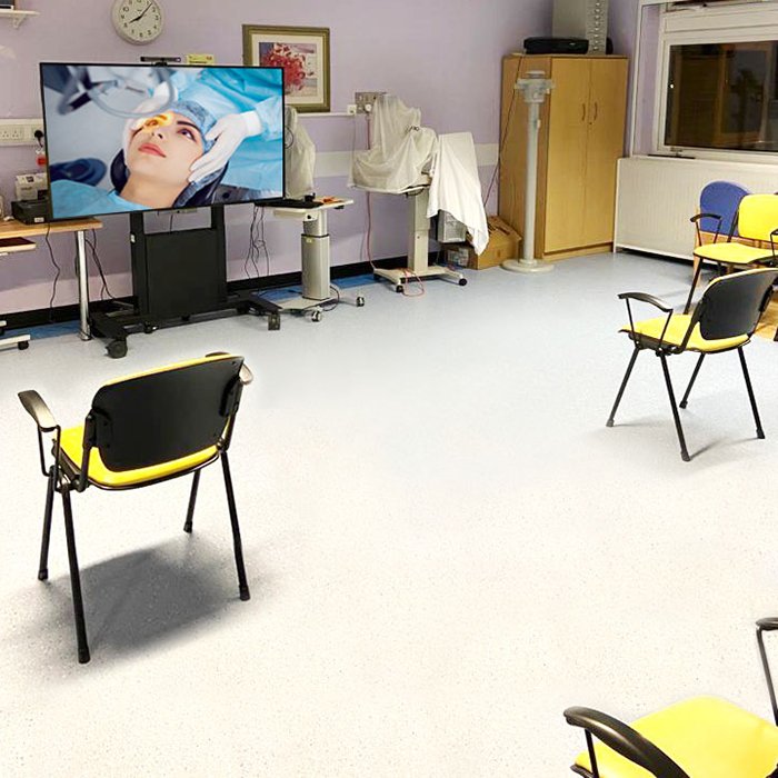The Prince Charles Eye Care Unit at the Royal Berkshire Hospital is equipped with BenQ DuoBoard interactive smart board.