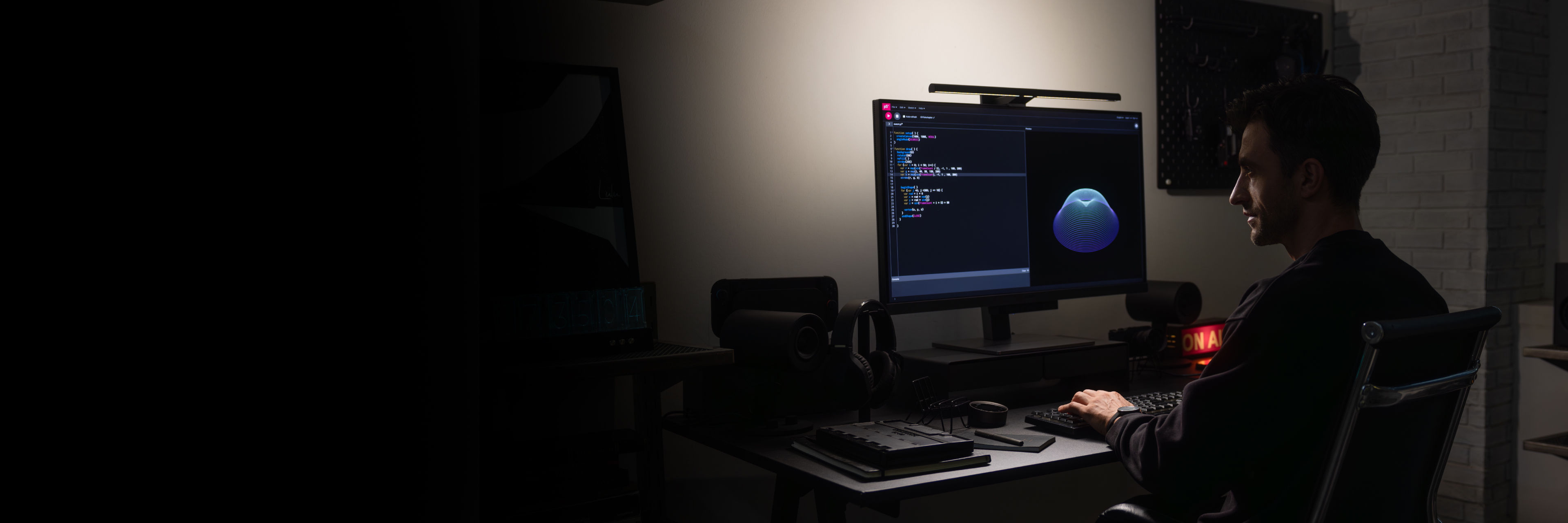 BenQ advanced optics solving unseen problems by reducing reflections and glare, creating balanced lighting for eye comfort and sustained focus.