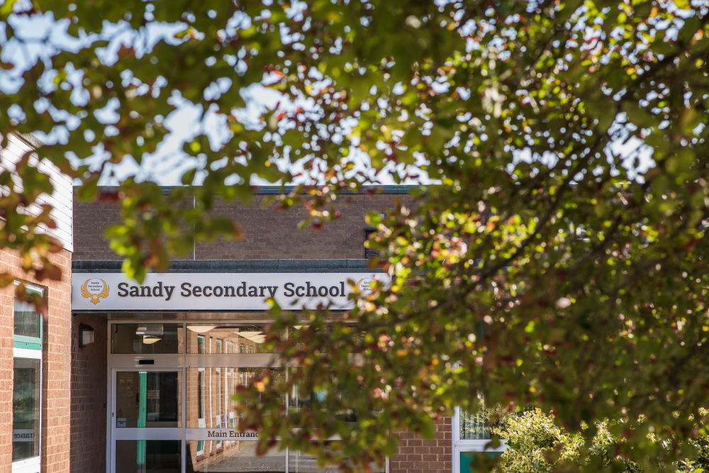 Sandy Secondary School uses BenQ RE7501 interactive displays