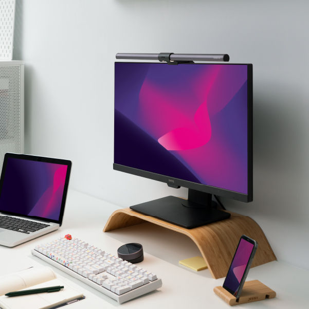 BenQ lancia ScreenBar Halo, l'ultima evoluzione del sistema di  illuminazione per monitor con luce anteriore e posteriore