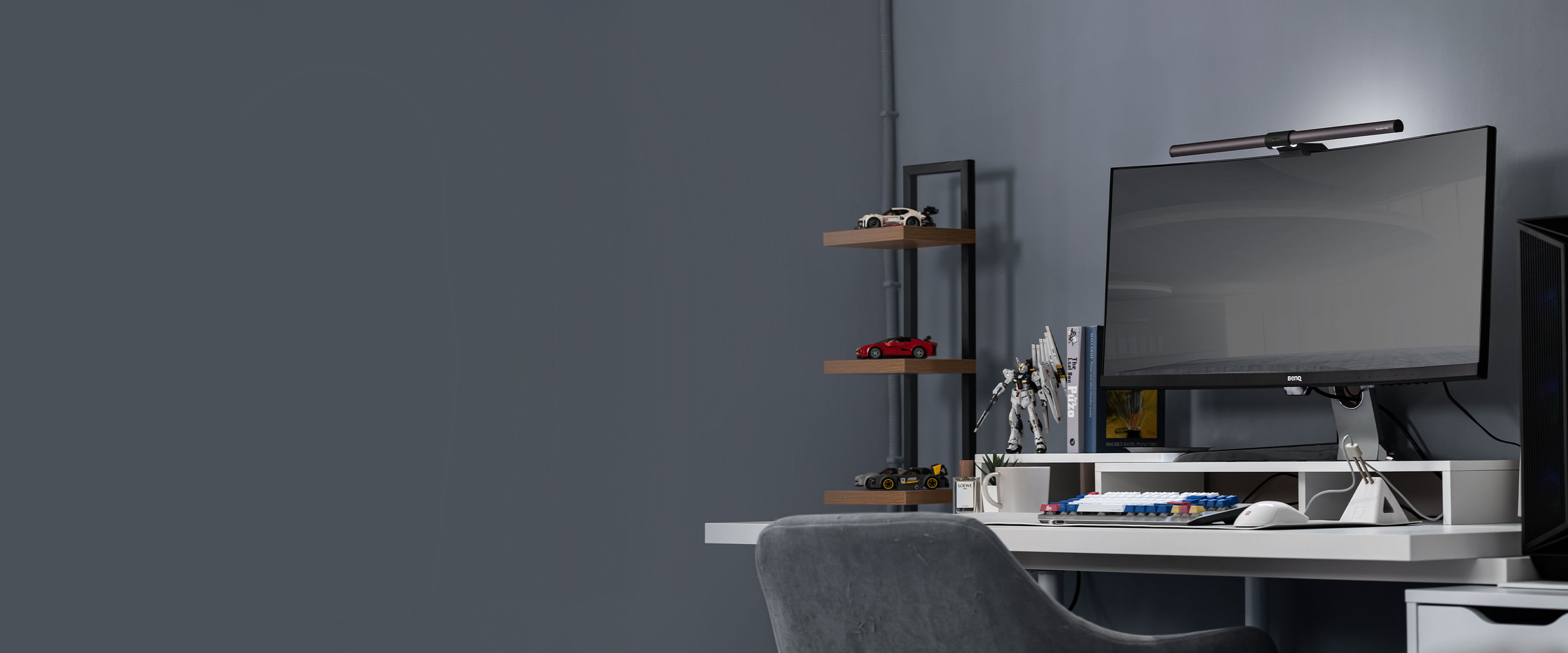 BenQ lamp durability proven through extreme tests including rotations, clamp pressure, temperature, humidity, and 50 cm drop, ensuring lasting performance.