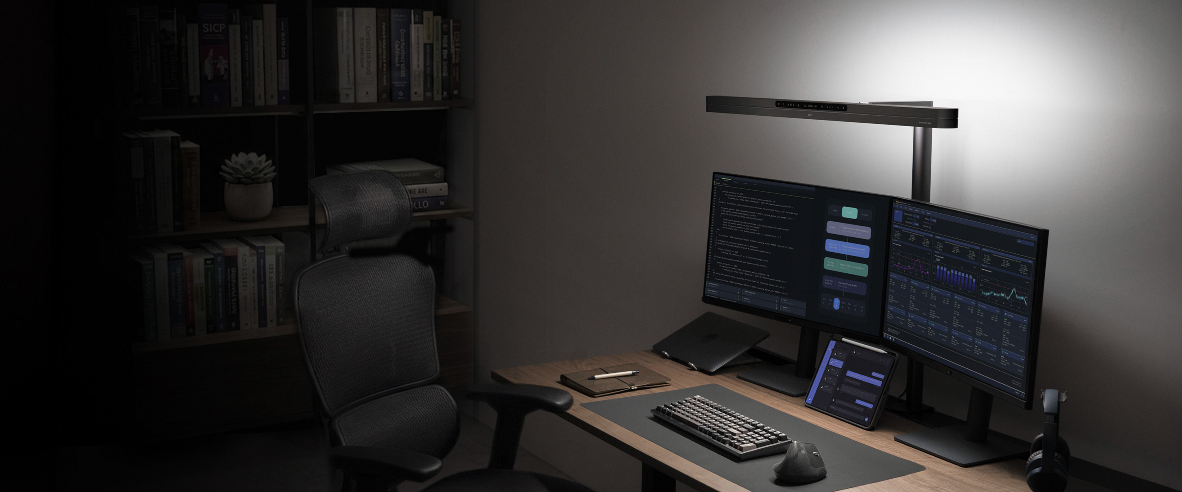 ScreenBar Halo 2, the world’s best monitor light bar for working in the dark, featuring upgraded backlighting and precise control of brightness and color temperature.