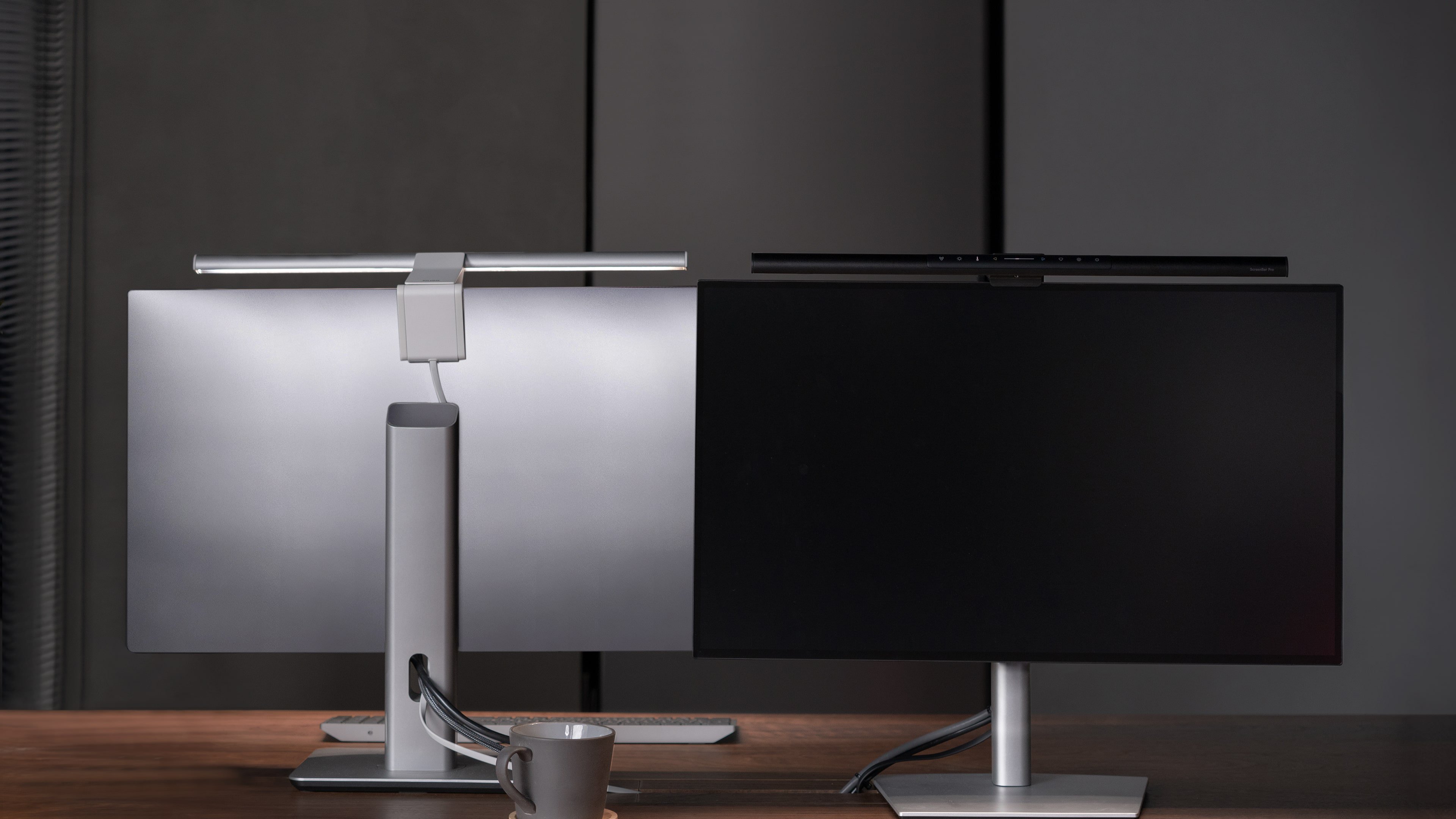 BenQ ScreenBar Pro CR21_C black and gray screen smart BenQ ScreenBar Pro CR21_C black and gray screen smart