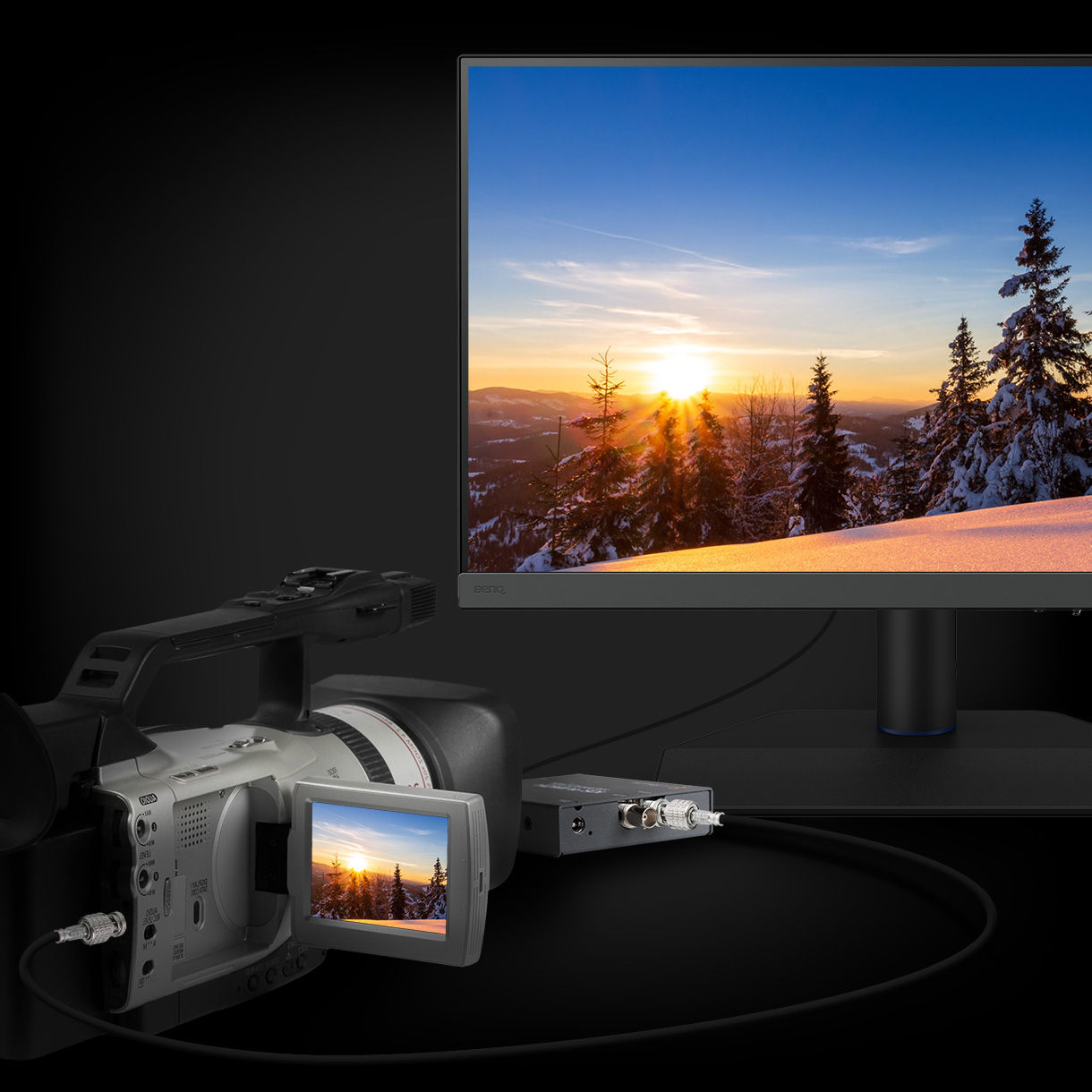 BenQ heeft bepaalde SDI-naar-HDMI-apparaten getest als compatibel met de SW272U. Videografen kunnen dus hun SDI-apparaten op de monitor aansluiten voor een stabiele en niet-gecomprimeerde signaaloverdracht en een videobeeld van realistische kwaliteit. 