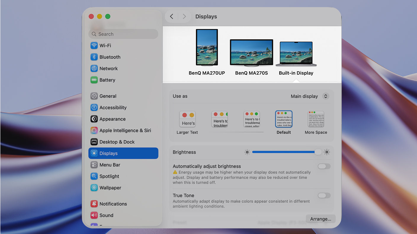 connect two monitors to MacBook Pro arrange position