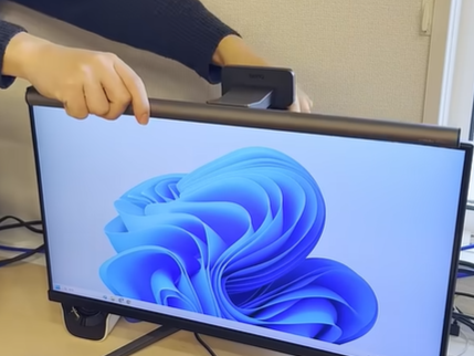 薄型モニターにも対応するモニターライト