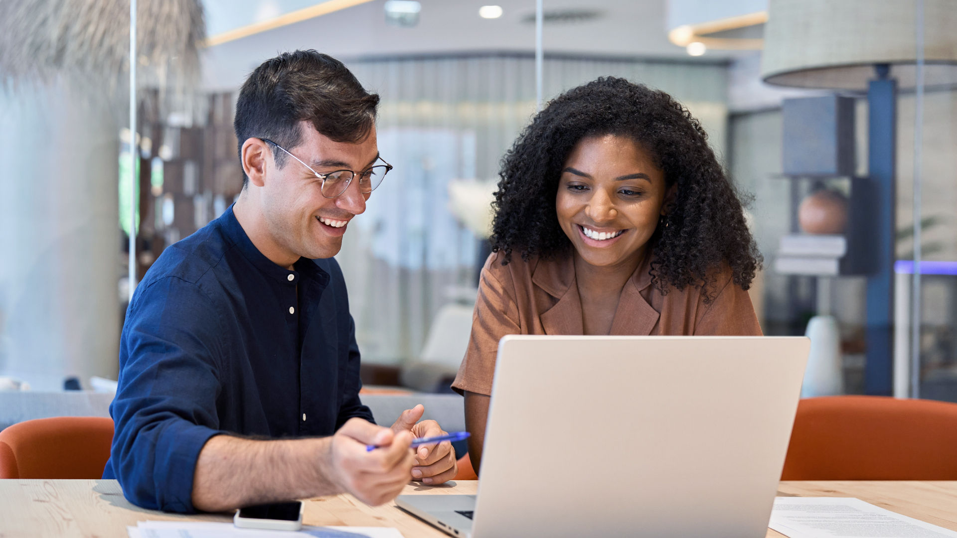 Streamlined management. The BenQ ecosystem makes managing devices, apps, and user accounts simpler than ever to reduce the workload of IT and admin staff.