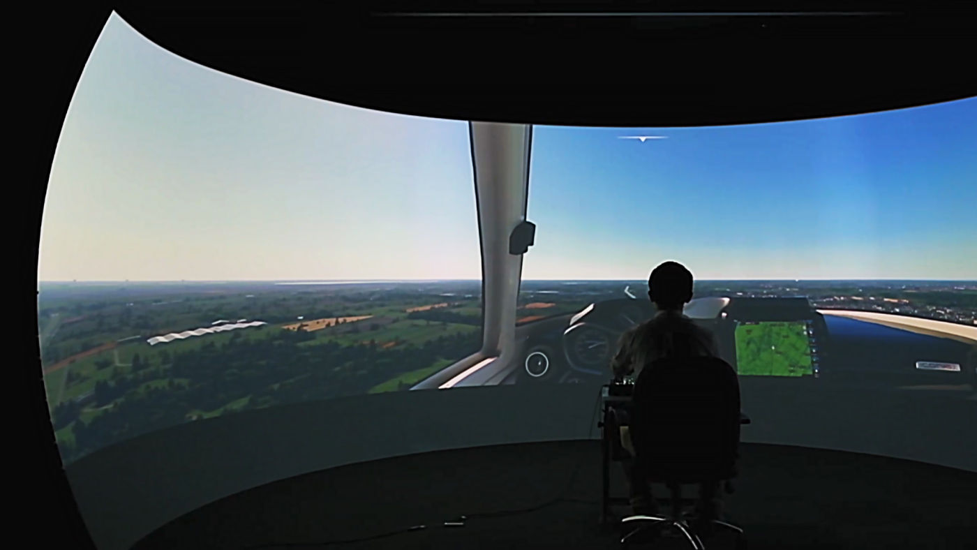 BenQ Simulation & Exhibition Projectors for flight and vehicle training