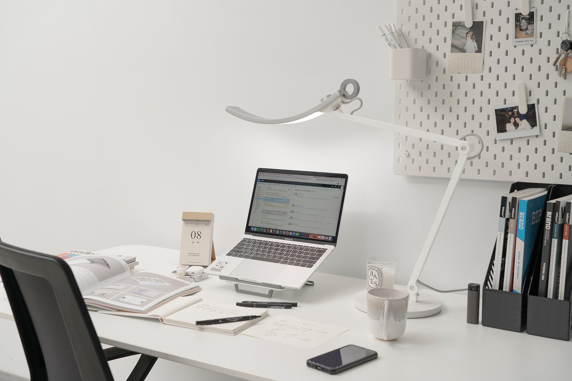 WiT e-Reading Desk Lamp