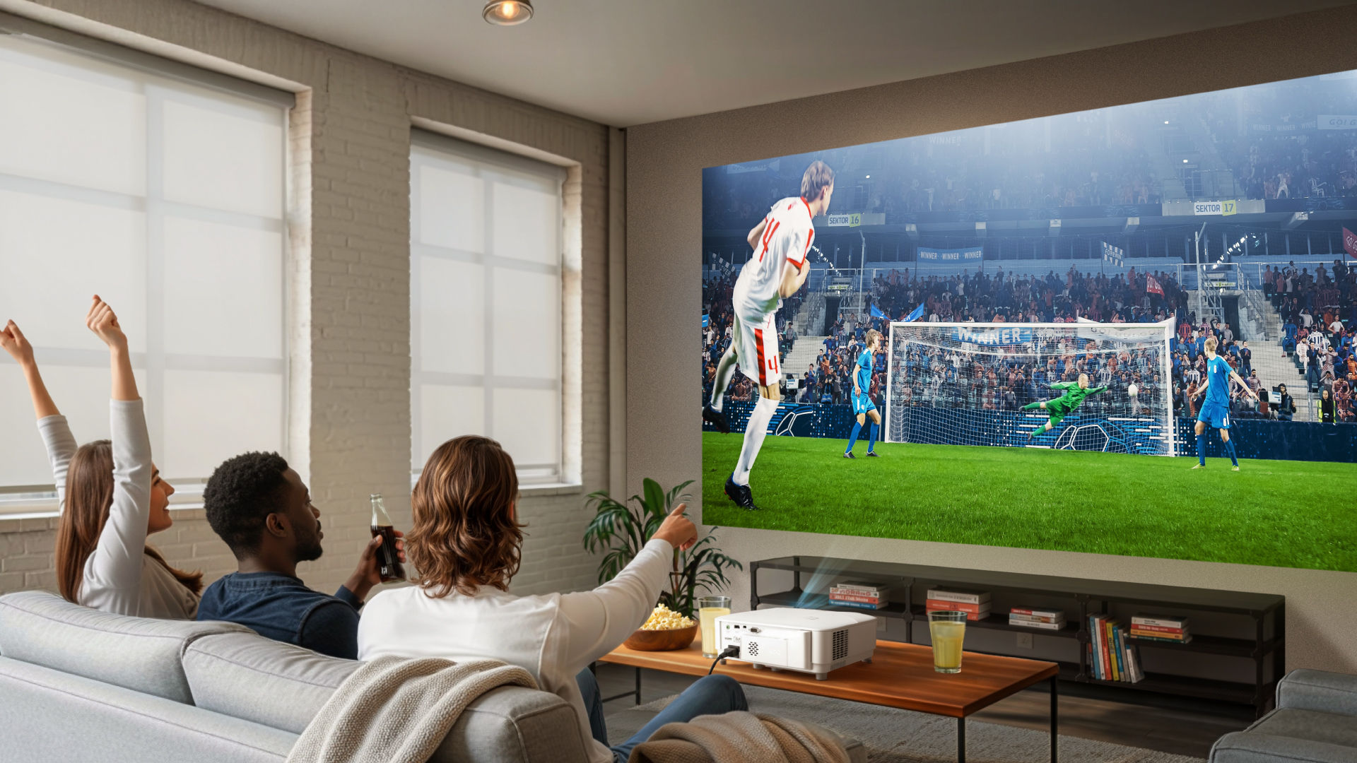 Fußballschauen auf Großbild – mit dem BenQ TH575i 3800 lm im hellen Wohnzimmer.