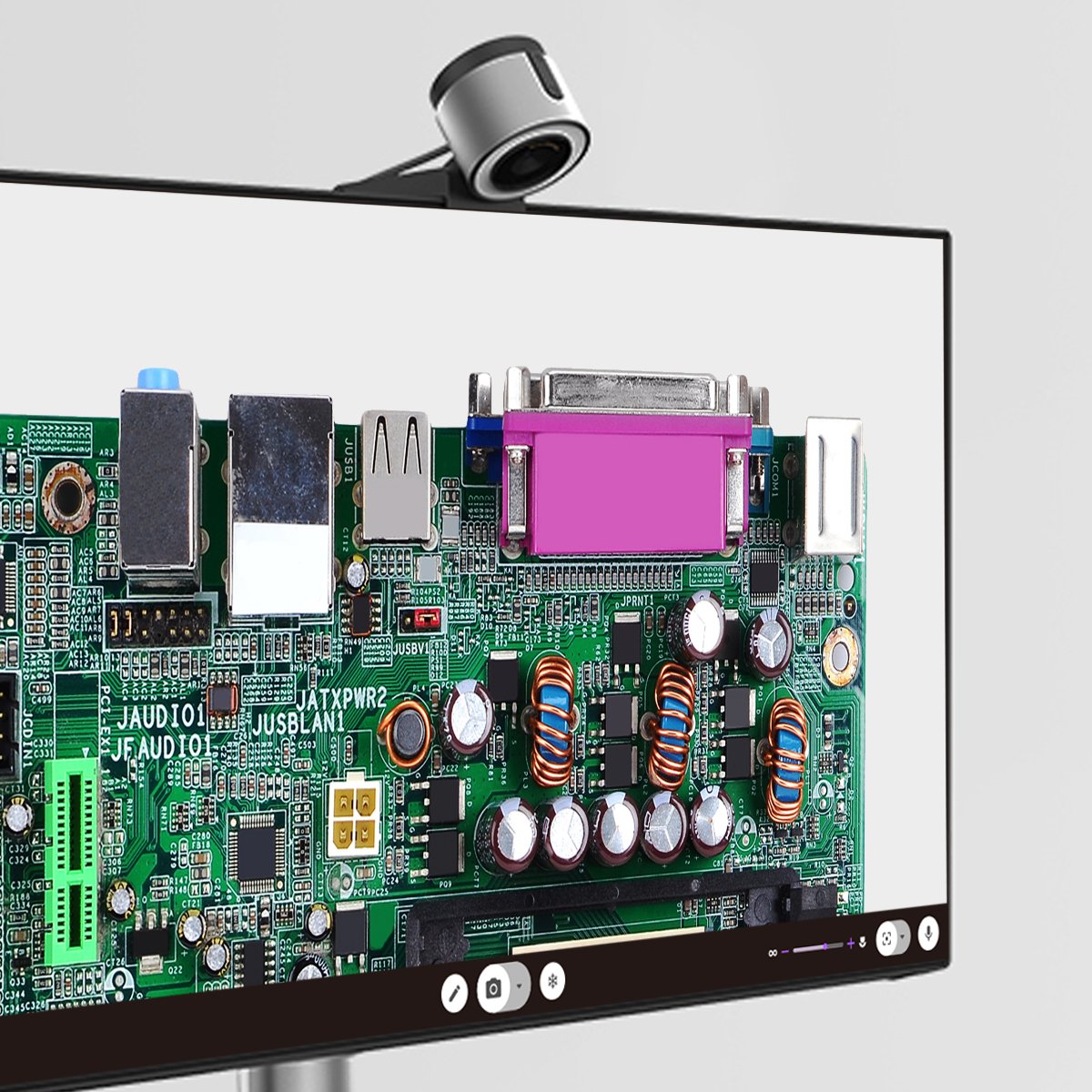 BenQ ideacam 的自動翻轉功能與15倍放大鏡，讓工業設計師遠距效率大幅提升。