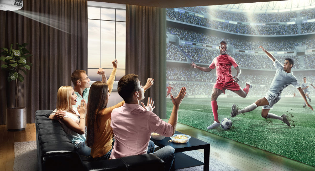 Enjoy a immersive ball game experience thanks to the projector