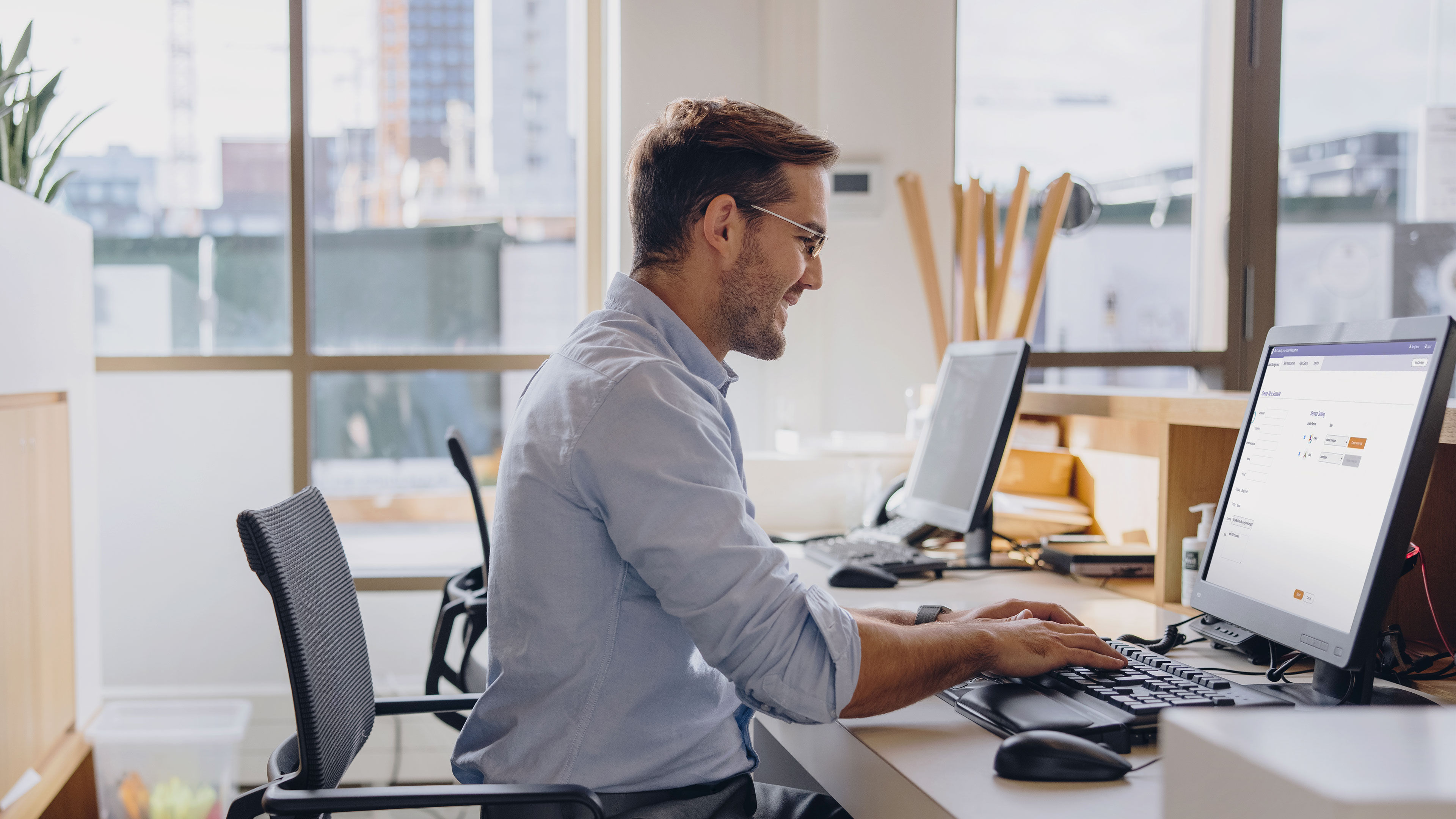 IT admin remotely manages BenQ Boards with DMS