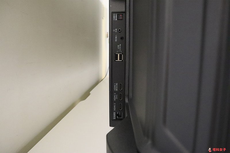 HDMI 及 USB 端